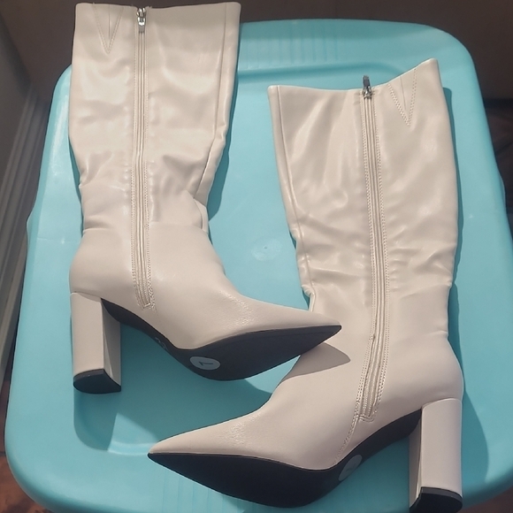 Marc Fisher Shoes - Marc Fisher Elegant Bone/White Tall Women's Boots Size 7 NWOT